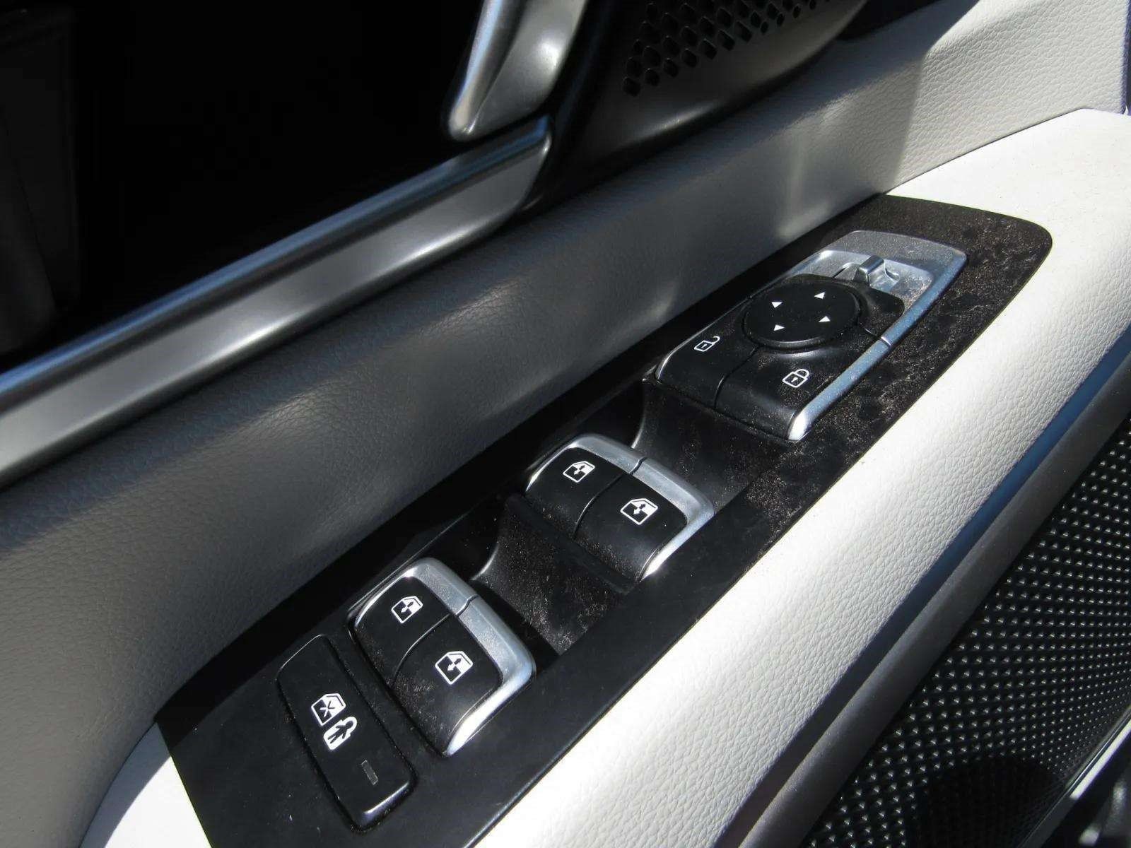 Used 2024 Kia Telluride S w/ S Sunroof Package FWD image 23