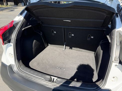 Used 2018 Nissan Kicks SV image 20