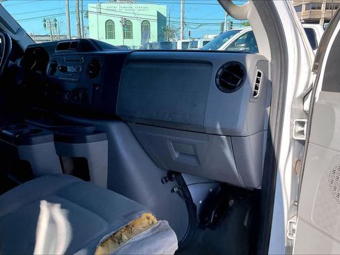 Used 2011 Ford E-350 and Econoline 350 XLT RWD image 23