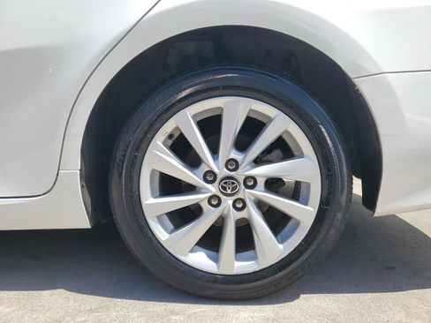 Used 2021 Toyota Camry LE image 7