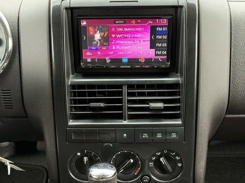 Used 2010 Ford Explorer Sport Trac XLT image 18