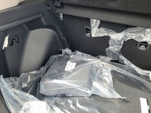 New 2025 Hyundai Venue SEL image 32