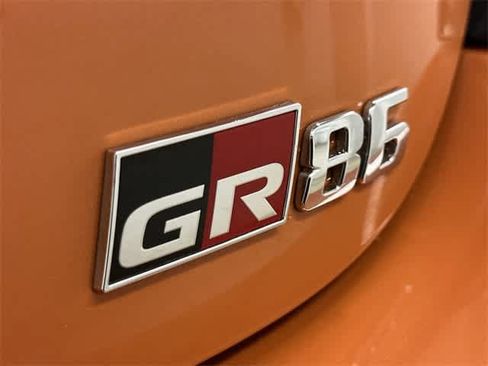 Used 2023 Toyota GR86 10th Anniversary SE image 28