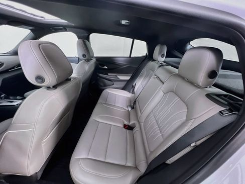 Certified 2024 Buick Envista Avenir FWD image 22