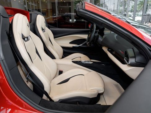 Used 2023 Ferrari 296 GTS RWD image 13