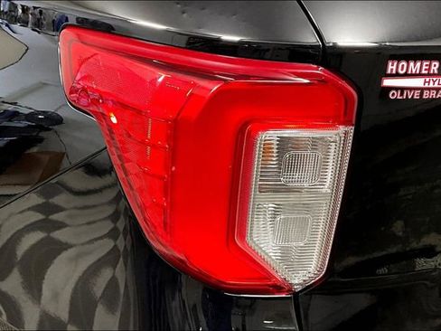 Used 2022 Ford Explorer Limited w/ Equipment Group 301A image 29
