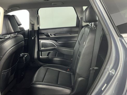 Used 2023 Kia Telluride S image 27