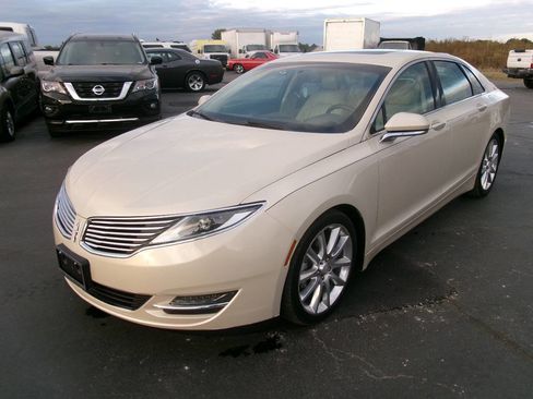 Used 2015 Lincoln MKZ w/ Equipment Group 102A Reserve image 8