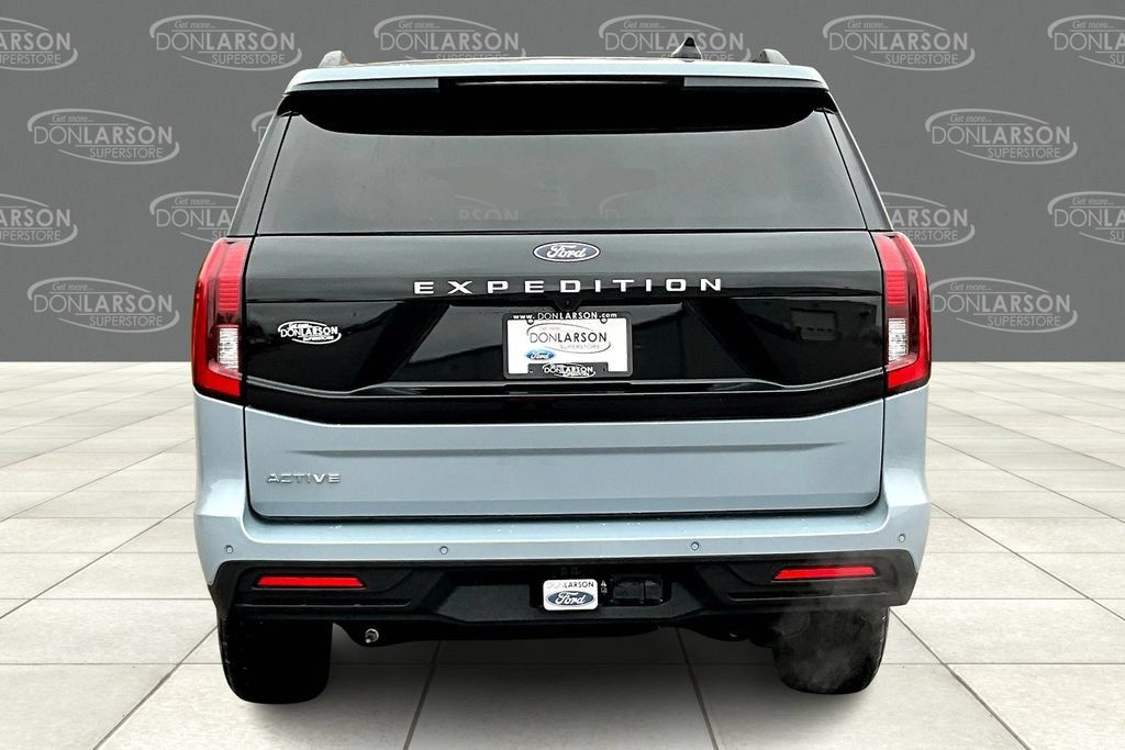 Used 2025 Ford Expedition Active AWD/4WD image 4