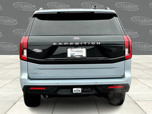 Certified 2025 Ford Expedition Active AWD/4WD image 4