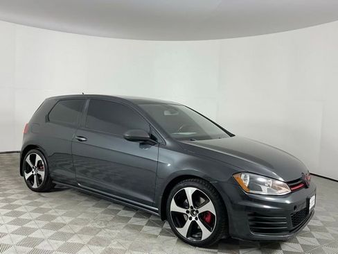 Used 2015 Volkswagen Golf 2-Door FWD image 3