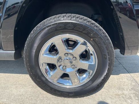Used 2007 Jeep Commander Limited w/ Trailer Tow Group IV AWD/4WD image 15
