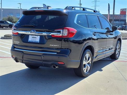 Used 2024 Subaru Ascent Premium w/ Convenience Package image 4