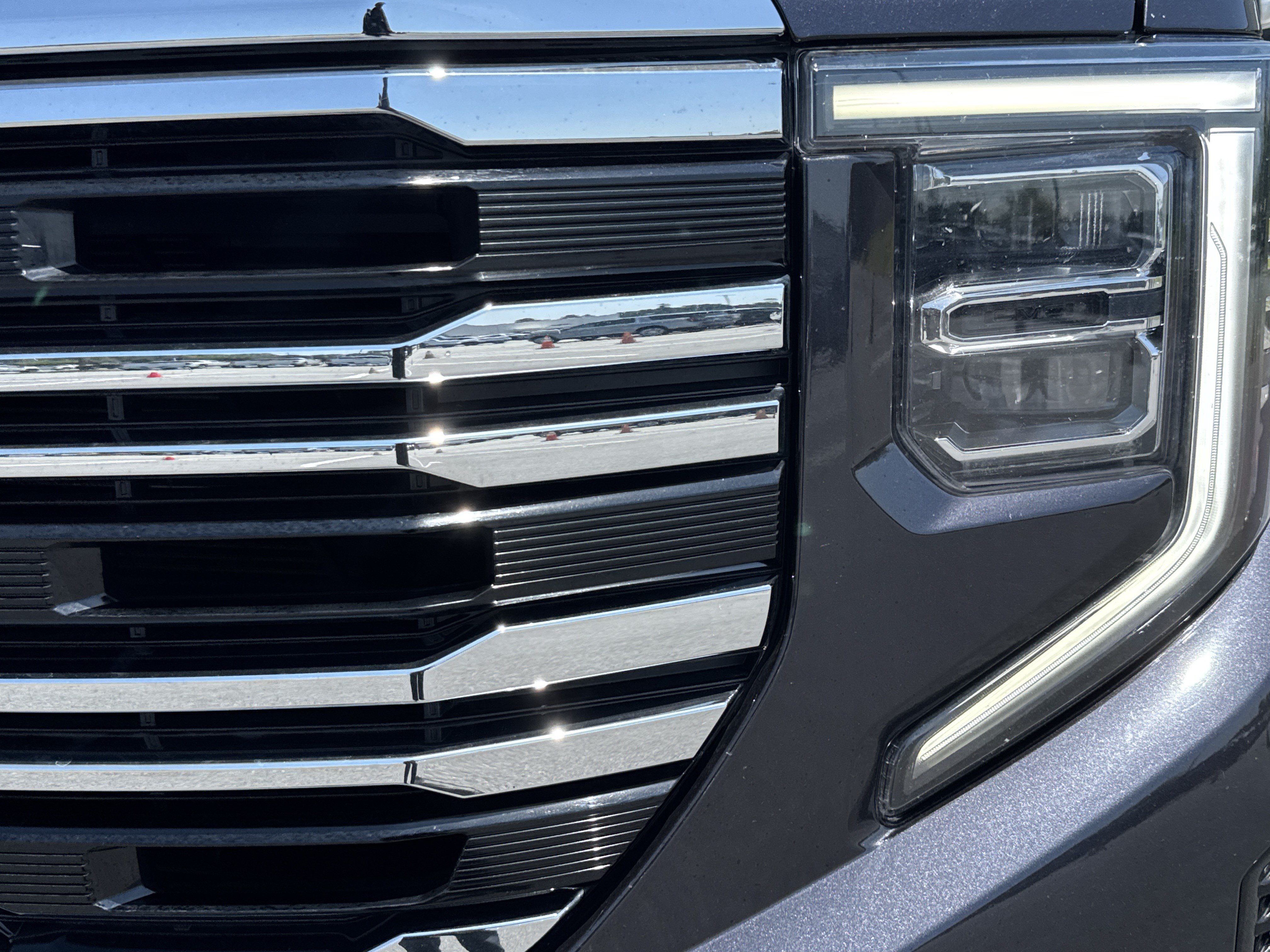 Used 2022 GMC Sierra 1500 SLT w/ SLT Premium Plus Package AWD/4WD image 6