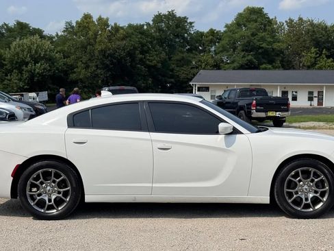 Used 2017 Dodge Charger SXT w/ AWD Plus Group image 9