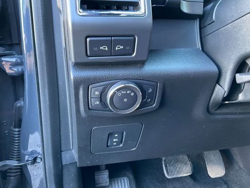 Used 2016 Ford F150 Lariat image 9