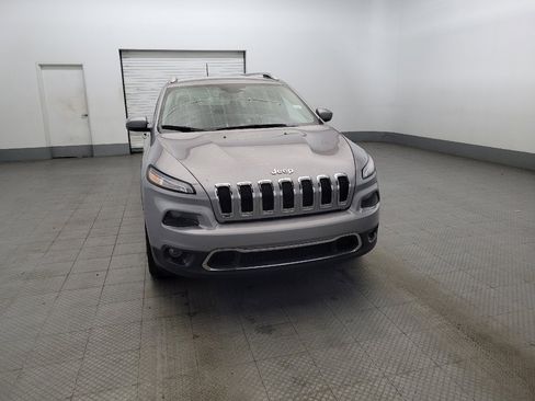 Used 2018 Jeep Cherokee Limited AWD/4WD image 14