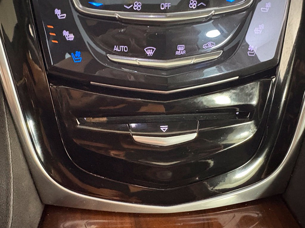 Used 2019 Cadillac Escalade Luxury AWD/4WD image 33