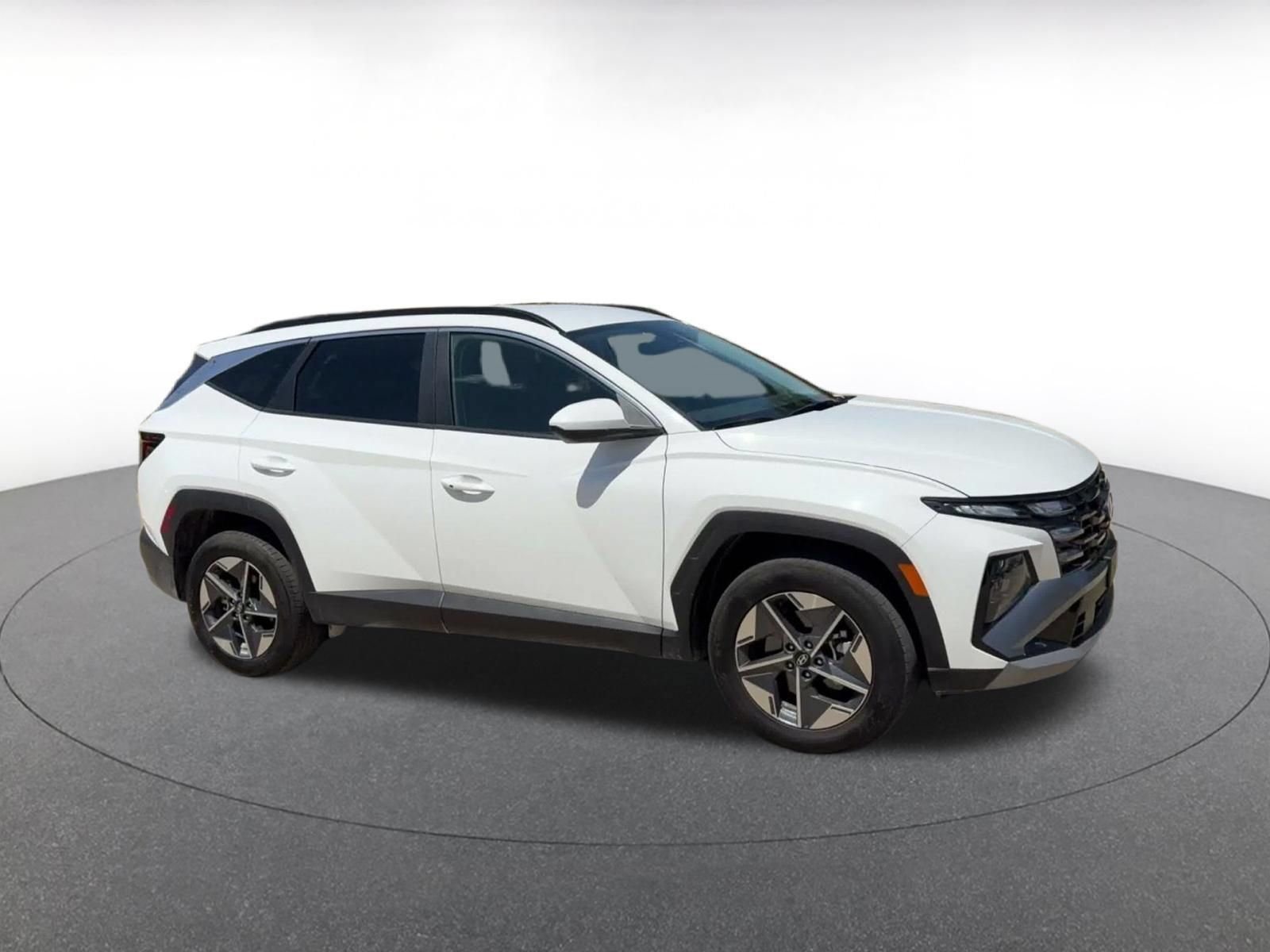 Used 2026 Hyundai Tucson SEL Plus AWD/4WD image 2