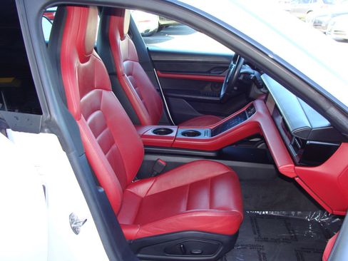 Used 2020 Porsche Taycan 4S image 10