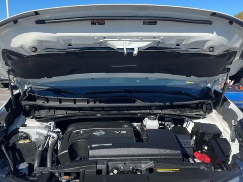 Certified 2024 Nissan Murano Platinum w/ Cargo Package image 15