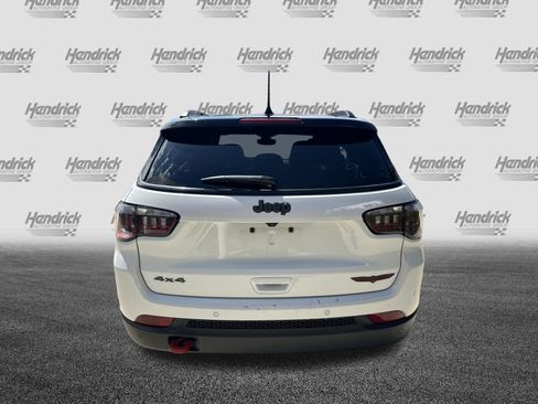 Used 2025 Jeep Compass Trailhawk AWD/4WD image 8
