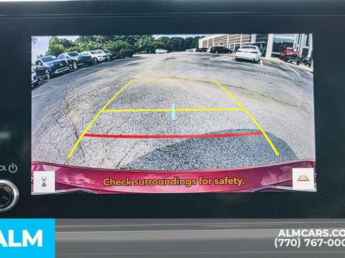 Used 2025 Toyota Camry SE image 36