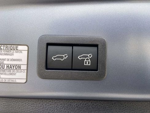 Used 2024 Toyota Corolla Cross AWD Hybrid w/ Convenience Package image 9
