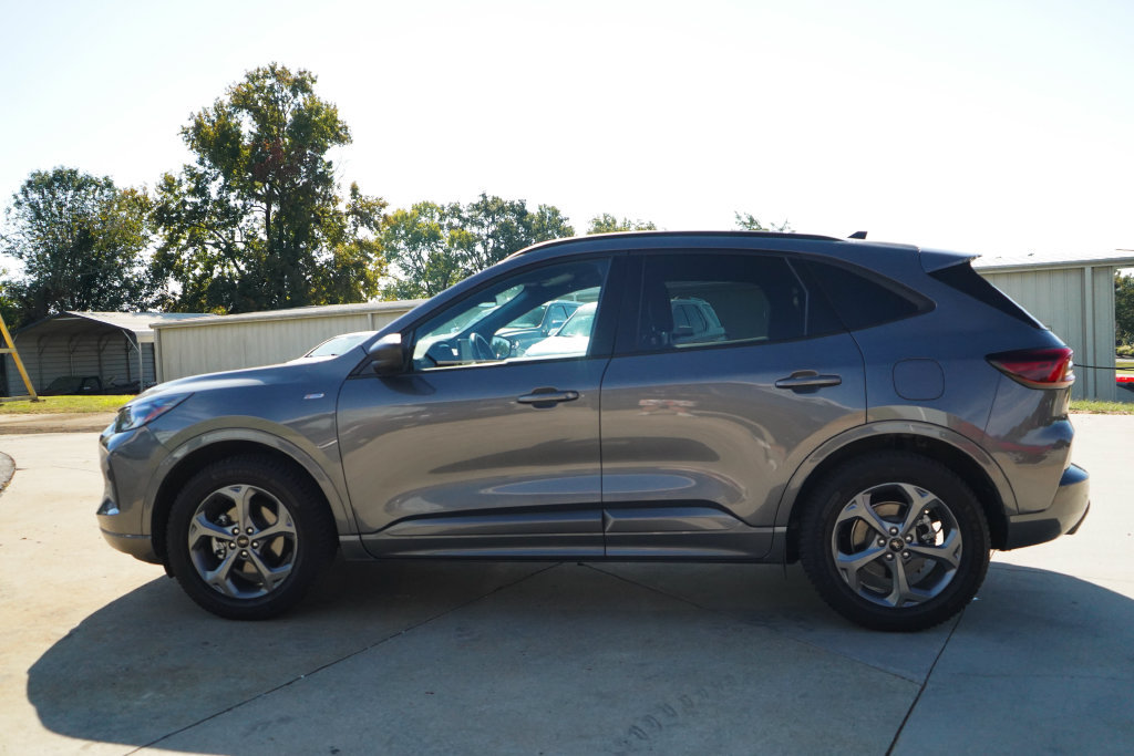 Used 2023 Ford Escape ST-Line w/ Tech Pack #1 AWD/4WD image 23
