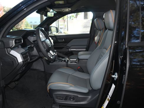 New 2025 Toyota Tacoma Trailhunter image 3