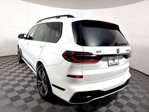 Used 2025 BMW X7 M60i w/ Climate Comfort Package image 5
