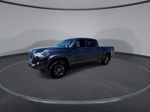 Used 2022 Toyota Tacoma SR5 RWD image 4