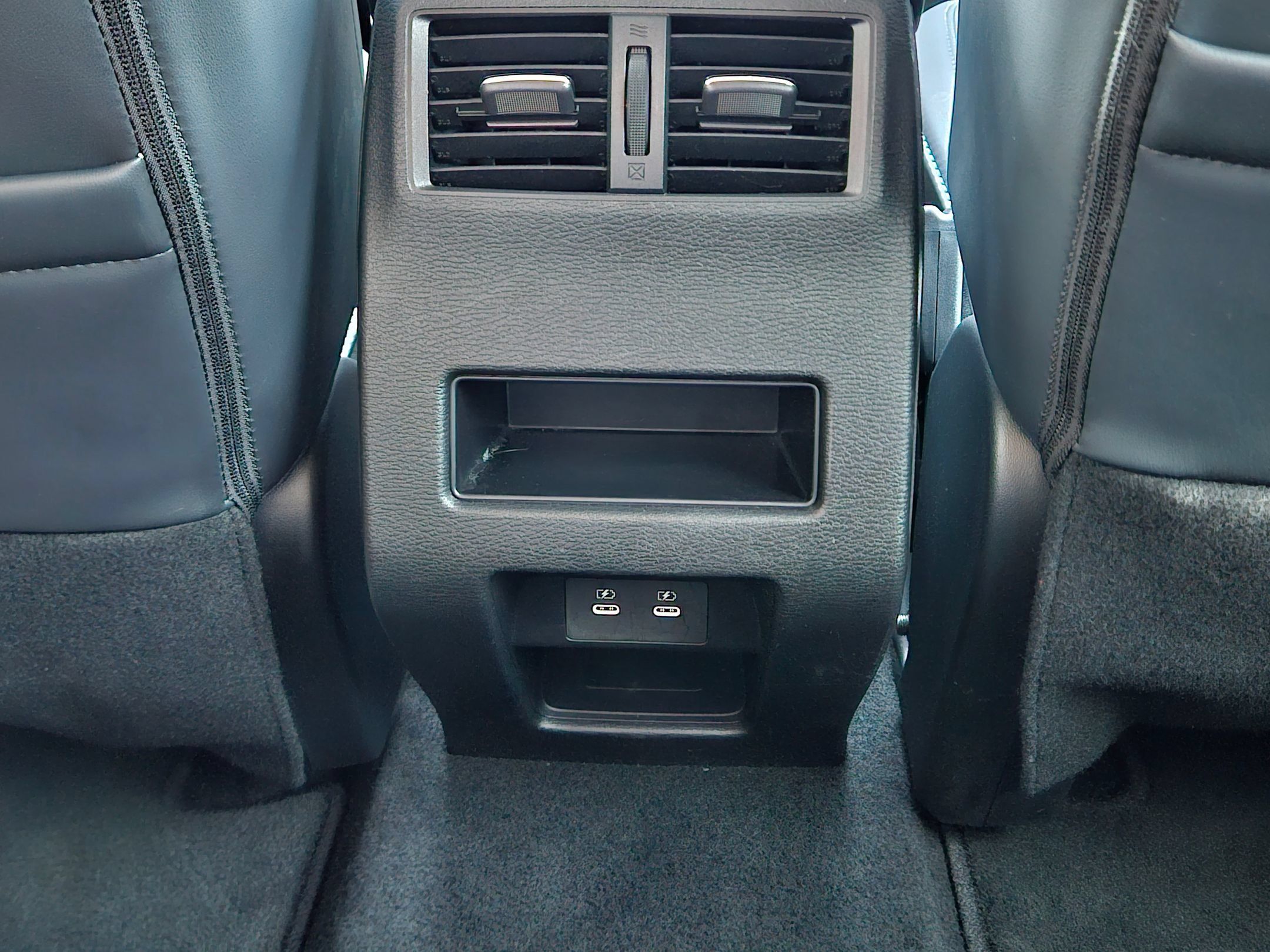 Used 2025 Mitsubishi Outlander SE AWD/4WD image 27