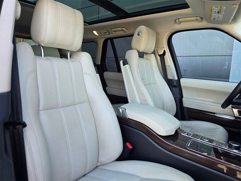 Used 2016 Land Rover Range Rover HSE image 33