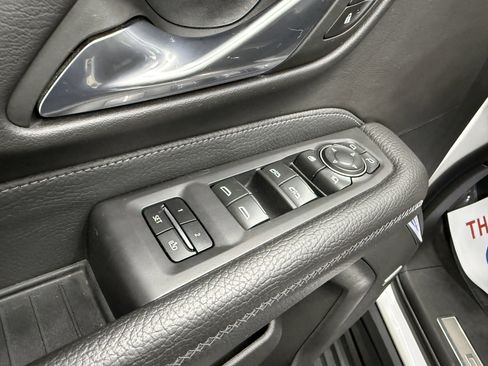 Used 2023 GMC Yukon Denali image 11