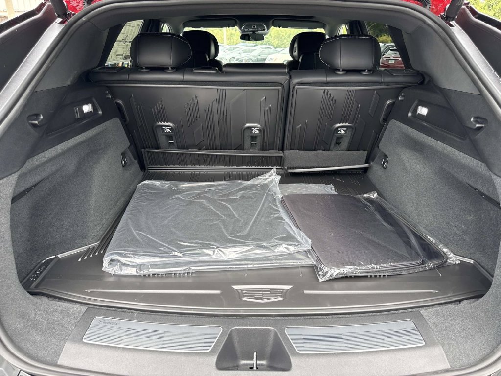 New 2027 Cadillac Lyriq Sport RWD image 11