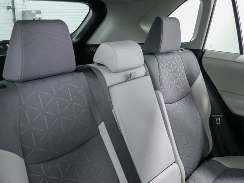 Used 2022 Toyota RAV4 XLE FWD image 27