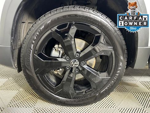 Used 2025 Volkswagen Taos SEL image 28