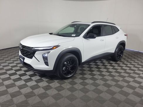 New 2026 Chevrolet Trax LT w/ Midnight Edition image 8