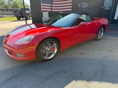 Used 2006 Chevrolet Corvette Convertible w/ Preferred Equipment Group image 2
