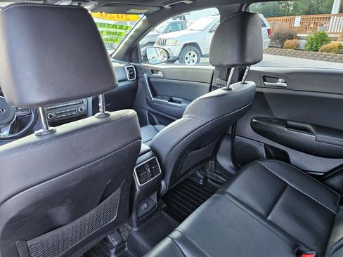 Used 2020 Kia Sportage S w/ S FWD Sunroof Package image 19