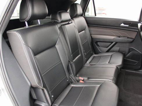 Certified 2021 Volkswagen Atlas Cross Sport SE image 23