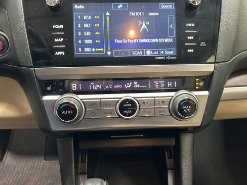 Used 2017 Subaru Outback 2.5i Limited image 21