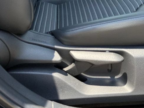 Used 2019 Toyota Camry SE FWD image 28