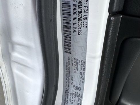 Used 2021 Jeep Grand Cherokee Limited w/ Trailer Tow Group IV image 34