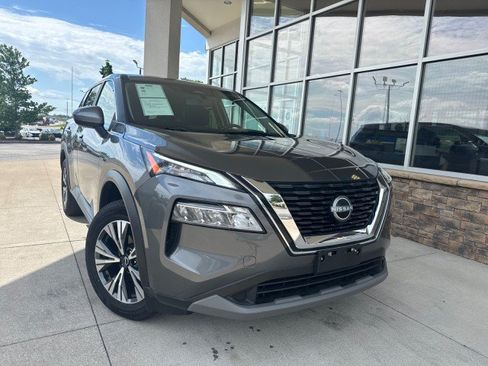 Used 2023 Nissan Rogue SV AWD/4WD image 2