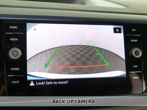 Used 2024 Volkswagen Taos SE AWD/4WD image 5