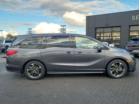 Used 2023 Honda Odyssey Elite image 3