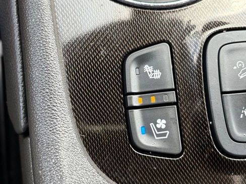 Used 2023 GMC Acadia AT4 w/ Technology Package image 16