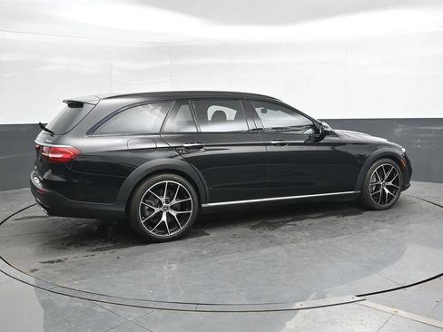 Used 2022 Mercedes-Benz E 450 4MATIC All-Terrain Wagon image 4